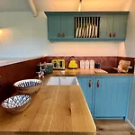 Кемпинг Inglewood Shepherd's Huts *