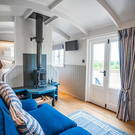 Inglewood Shepherd's Huts 캠프장 펜리스