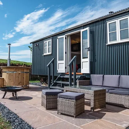 Inglewood Shepherd's Huts