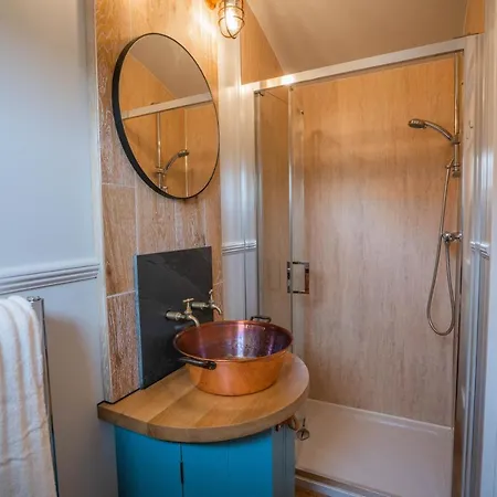 Inglewood Shepherd's Huts